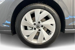 harmaa Volkswagen Golf 2026 kuva 9.