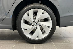harmaa Volkswagen Golf 2026 kuva 10.