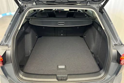 harmaa Volkswagen Golf 2026 kuva 11.