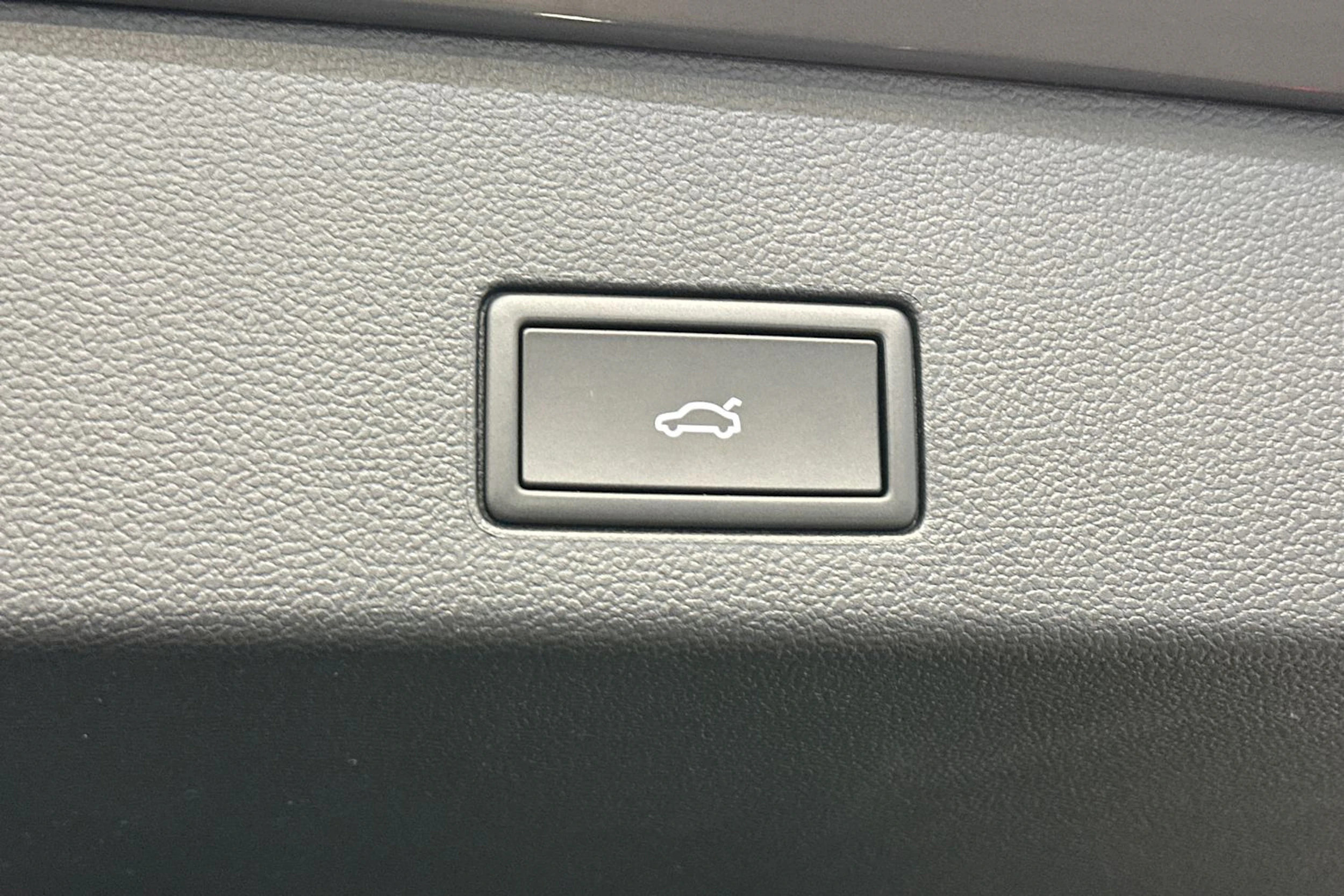 harmaa Volkswagen Golf 2026 kuva 12.