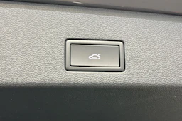 harmaa Volkswagen Golf 2026 kuva 12.