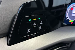 harmaa Volkswagen Golf 2026 kuva 18.