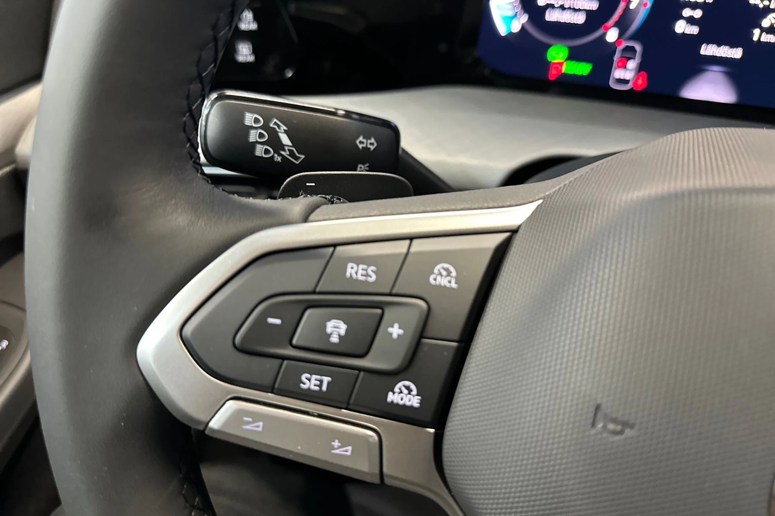 harmaa Volkswagen Golf 2026 kuva 19.