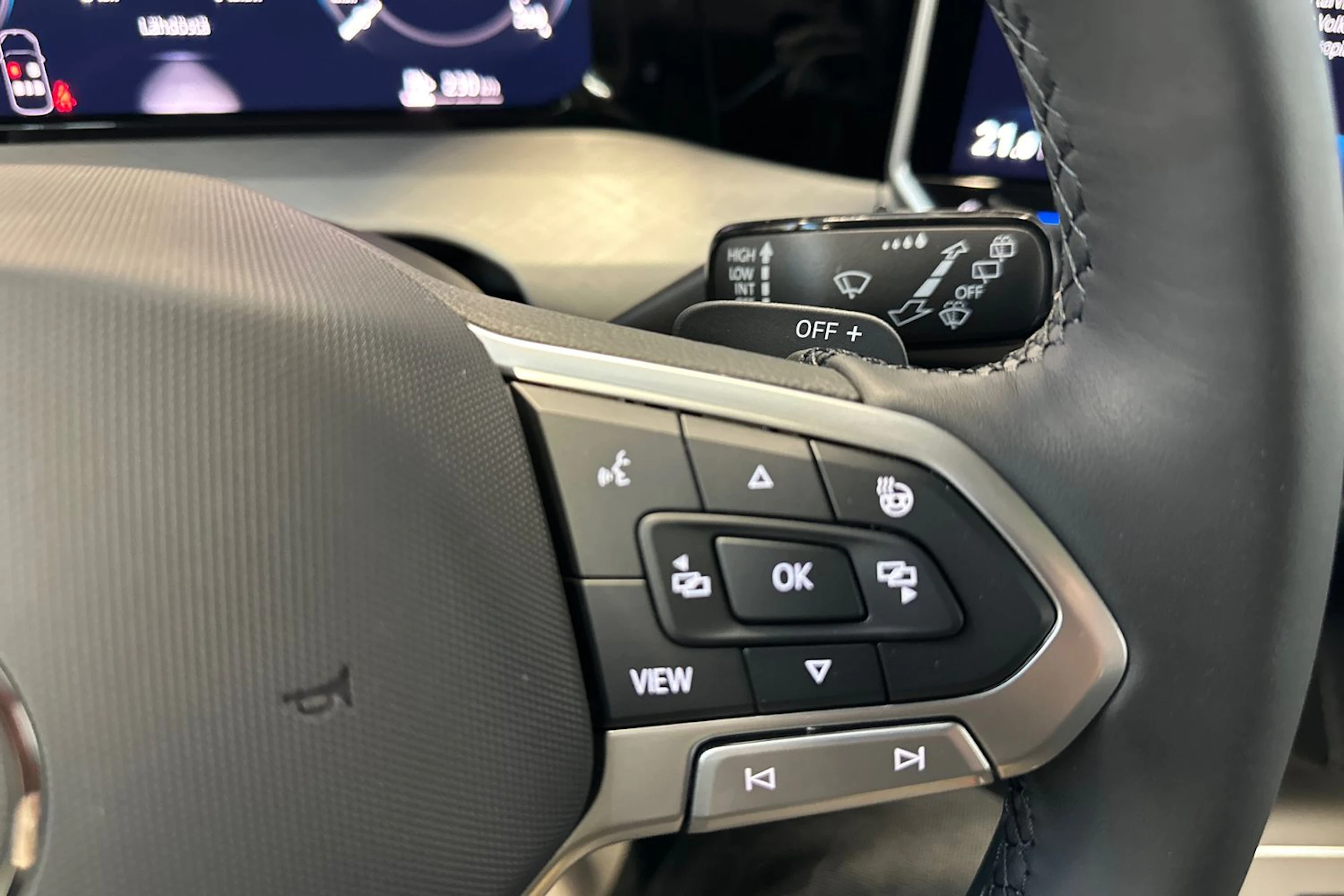 harmaa Volkswagen Golf 2026 kuva 20.