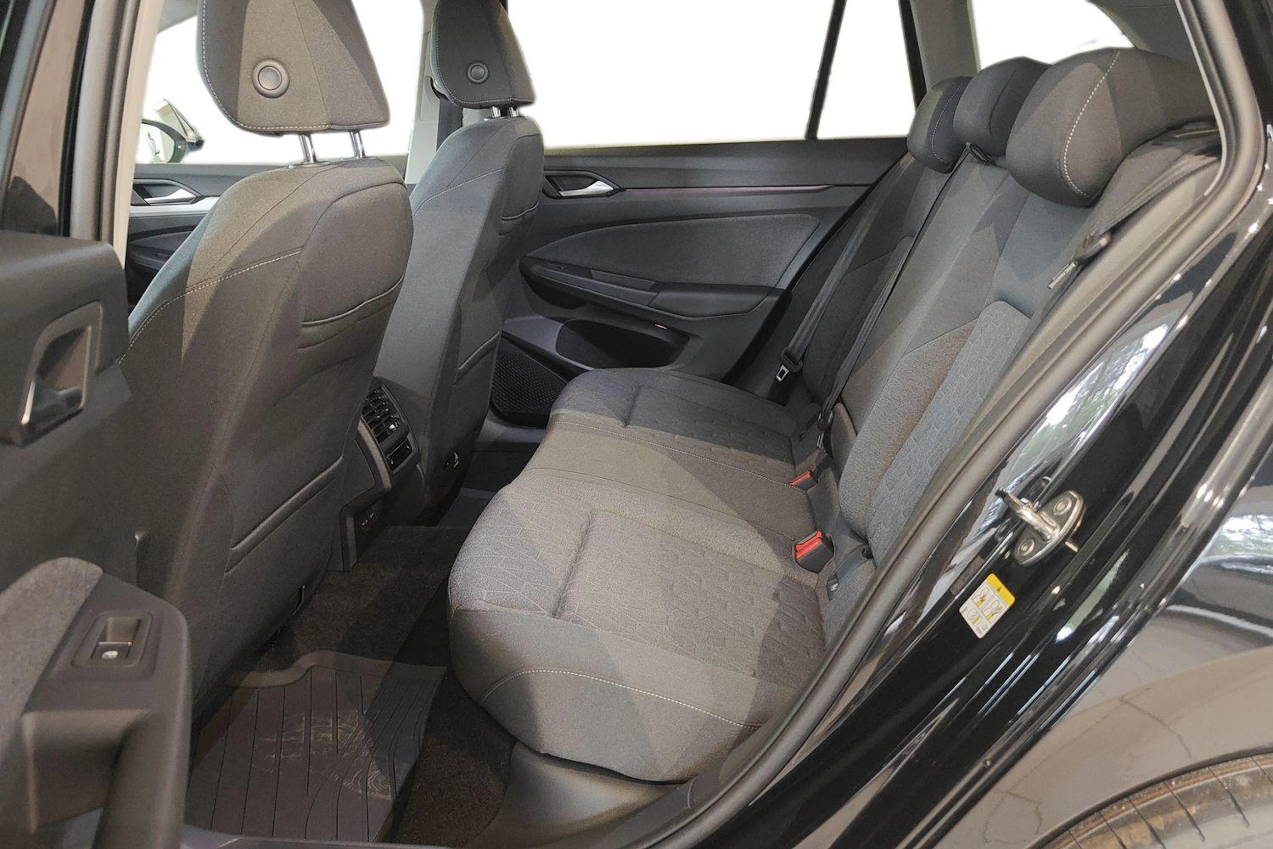 musta Volkswagen Golf 2026 kuva 11.