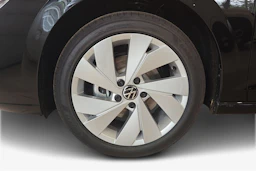 musta Volkswagen Golf 2026 kuva 12.