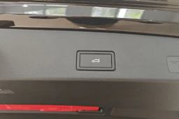 musta Volkswagen Golf 2026 kuva 15.