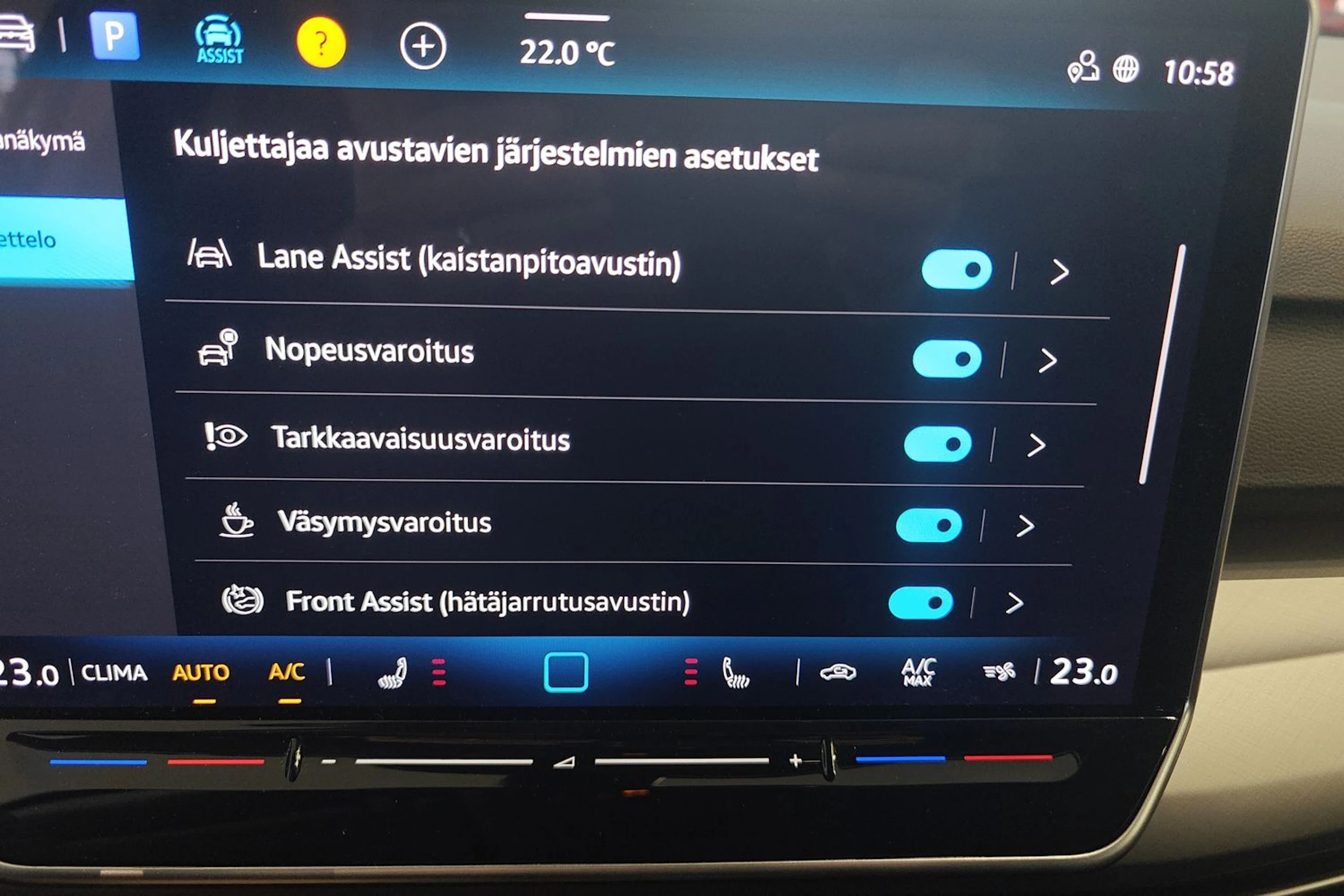 musta Volkswagen Golf 2026 kuva 19.