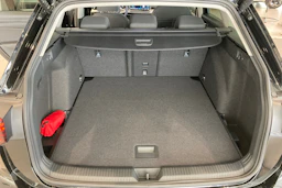 musta Volkswagen Golf 2026 kuva 18.