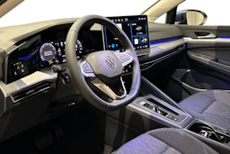 sininen Volkswagen Golf 2026 kuva 6.