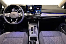 sininen Volkswagen Golf 2026 kuva 7.