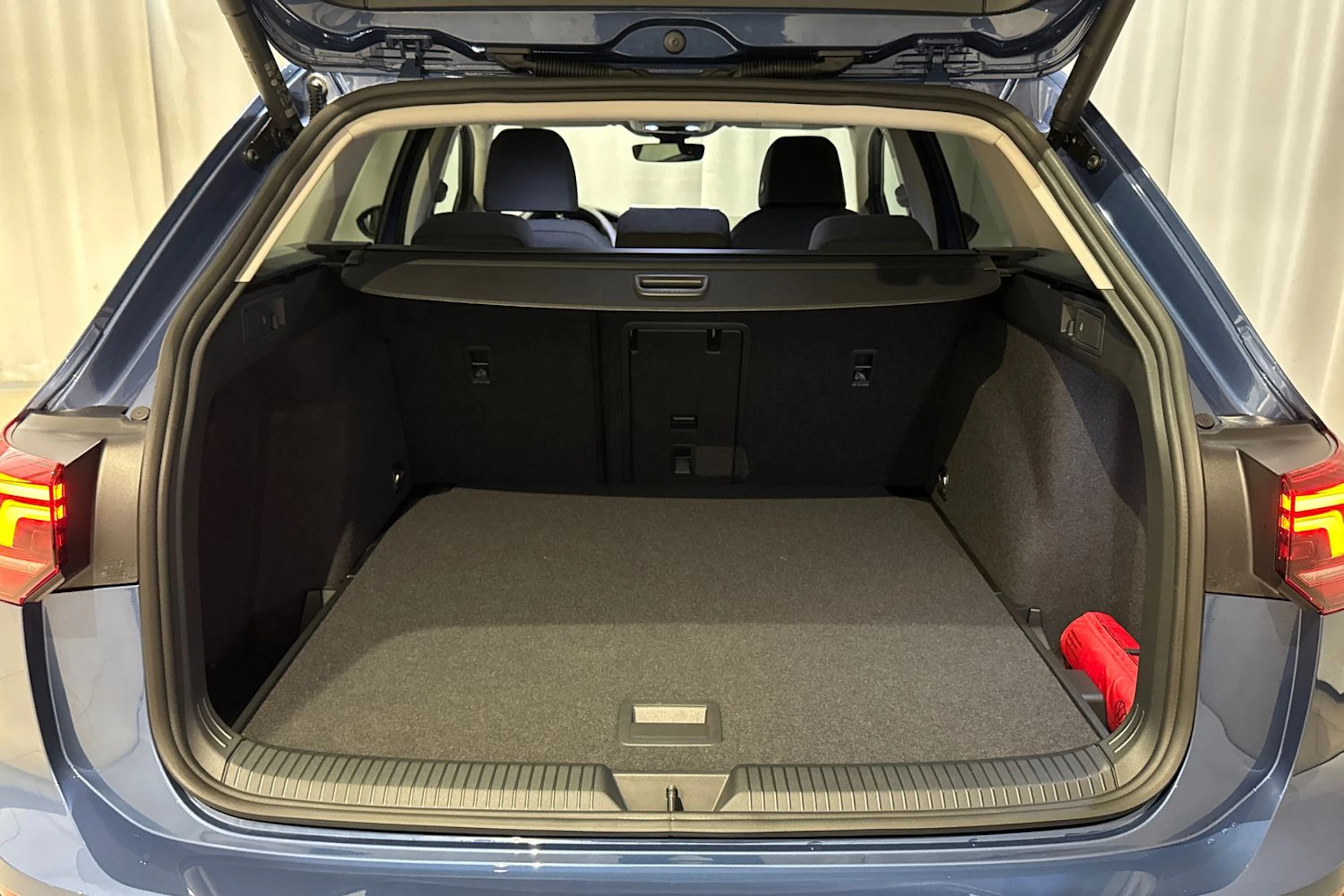 sininen Volkswagen Golf 2026 kuva 10.