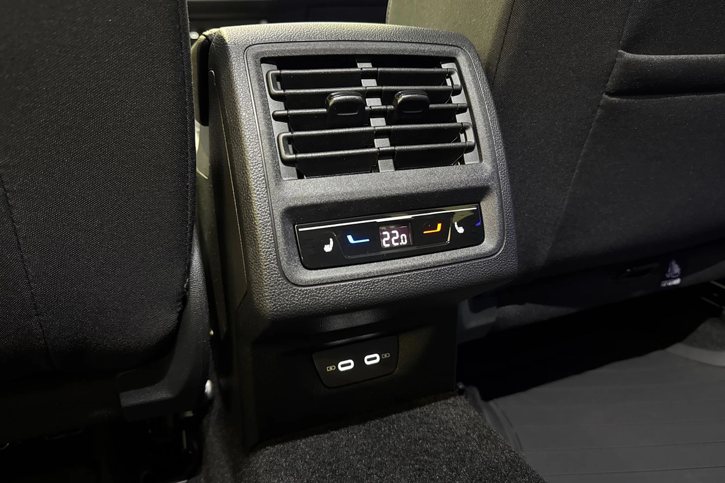 sininen Volkswagen Golf 2026 kuva 13.