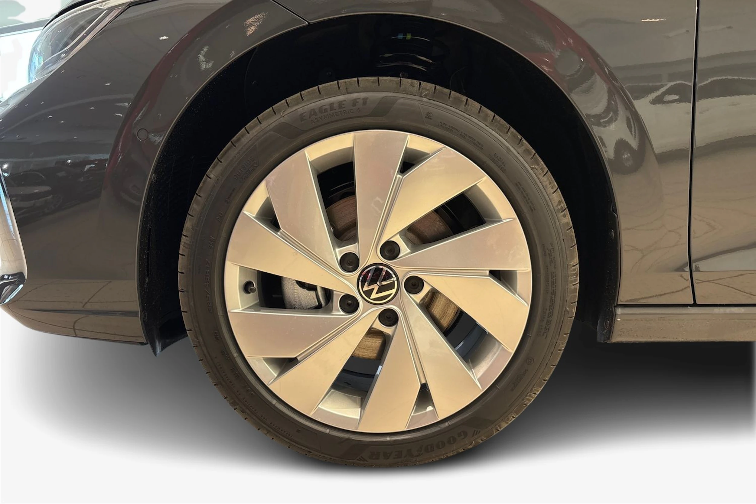 harmaa Volkswagen Golf 2026 kuva 9.