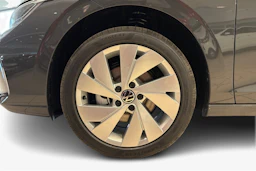 harmaa Volkswagen Golf 2026 kuva 9.