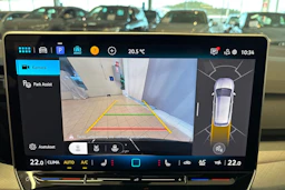 harmaa Volkswagen Golf 2026 kuva 14.