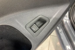 harmaa Volkswagen Golf 2026 kuva 26.