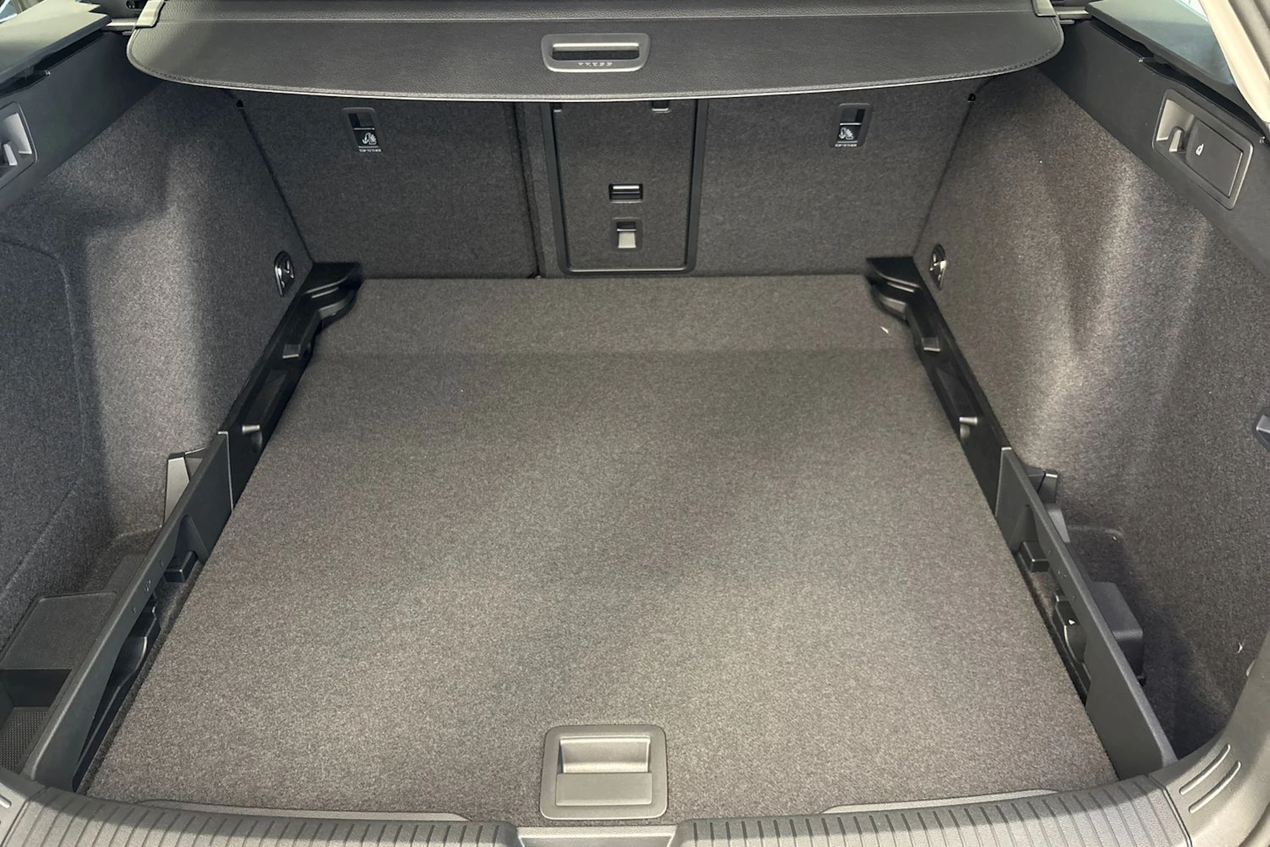 harmaa Volkswagen Golf 2026 kuva 30.