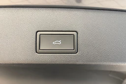 harmaa Volkswagen Golf 2026 kuva 31.