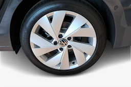 harmaa Volkswagen Golf 2026 kuva 9.