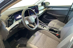 sininen Volkswagen Golf 2026 kuva 6.