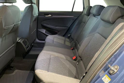 sininen Volkswagen Golf 2026 kuva 8.