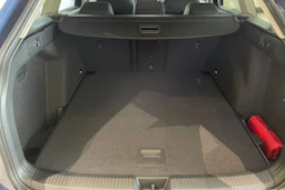 sininen Volkswagen Golf 2026 kuva 10.