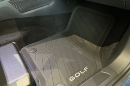 sininen Volkswagen Golf 2026 kuva 14.