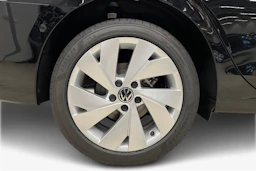 musta Volkswagen Golf 2026 kuva 9.