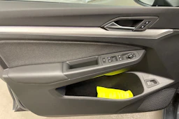 harmaa Volkswagen Golf 2026 kuva 11.