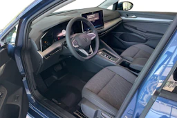 sininen Volkswagen Golf 2026 kuva 6.
