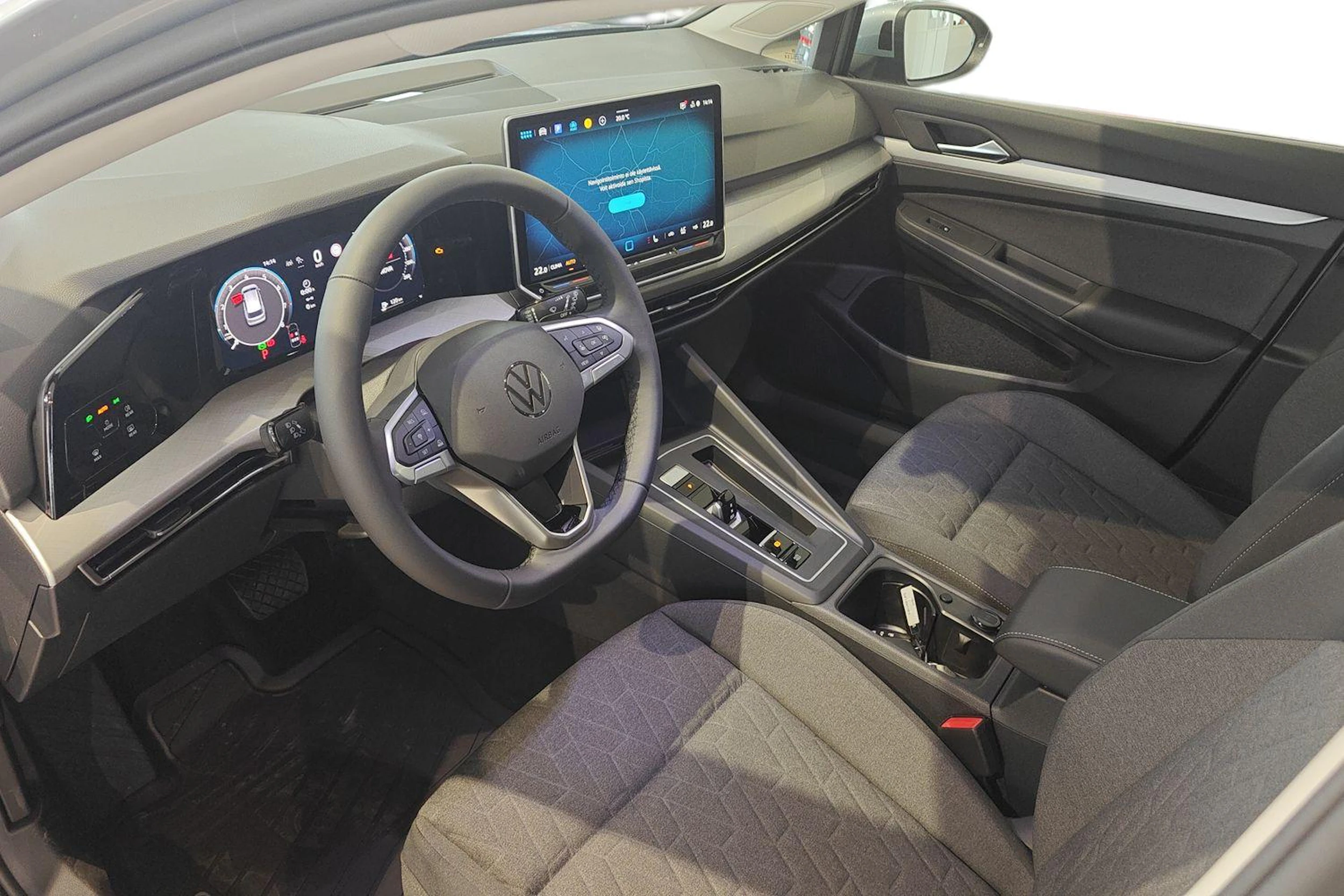harmaa Volkswagen Golf 2026 kuva 8.