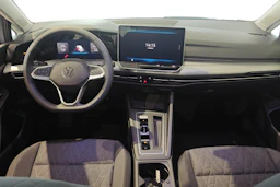 harmaa Volkswagen Golf 2026 kuva 9.