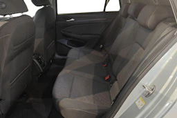 harmaa Volkswagen Golf 2026 kuva 11.