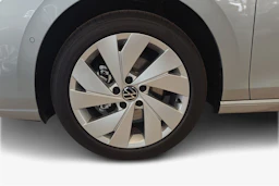 harmaa Volkswagen Golf 2026 kuva 12.