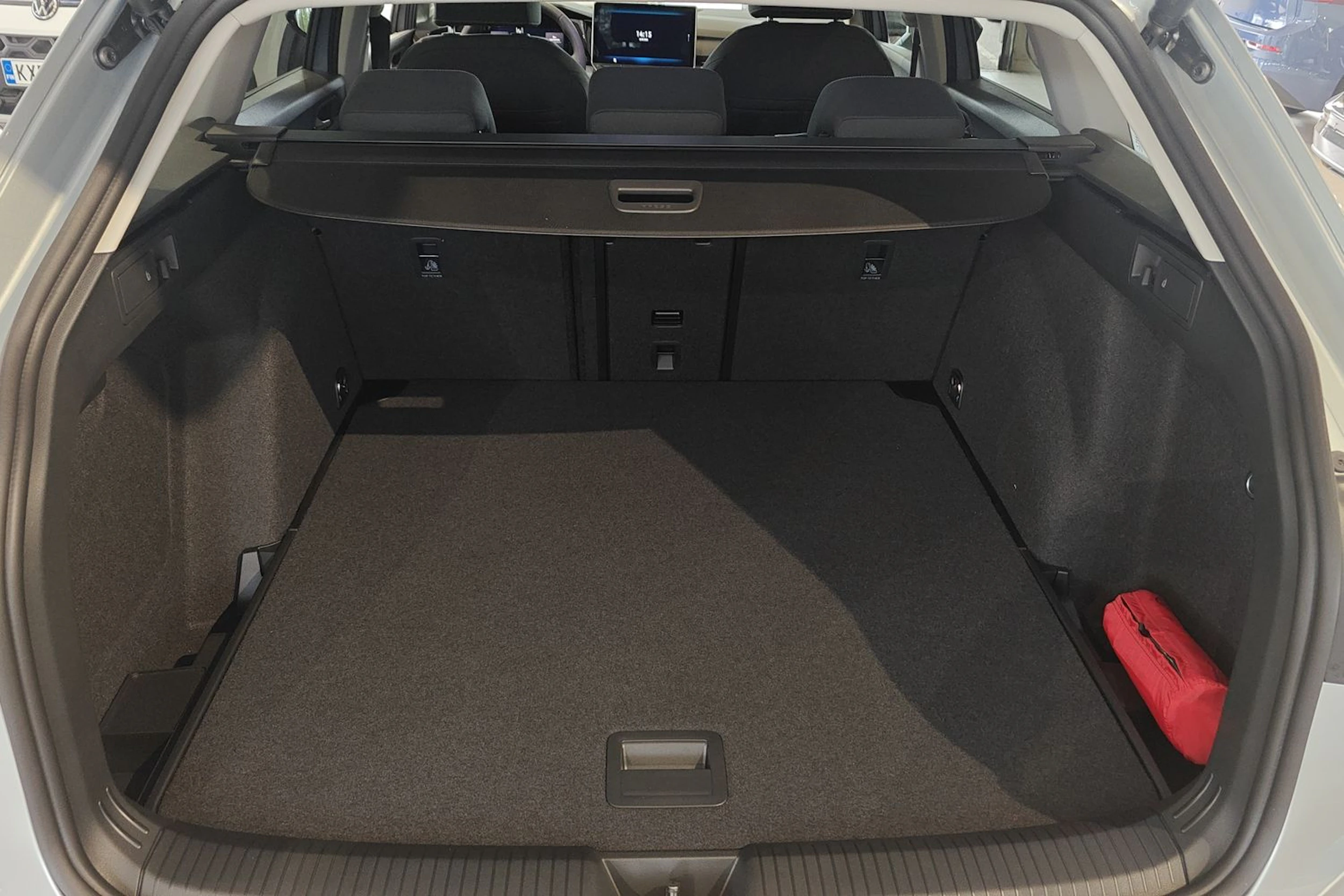 harmaa Volkswagen Golf 2026 kuva 13.