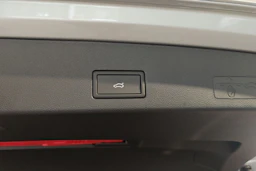 harmaa Volkswagen Golf 2026 kuva 15.