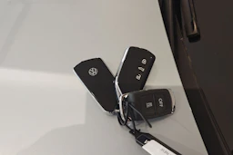 harmaa Volkswagen Golf 2026 kuva 28.