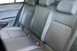 harmaa Volkswagen Golf 2026 kuva 8.