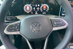 harmaa Volkswagen Golf 2026 kuva 12.