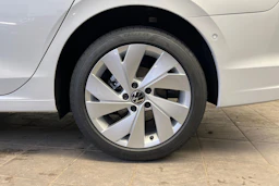 met. valkoinen Volkswagen Golf 2026 kuva 10.