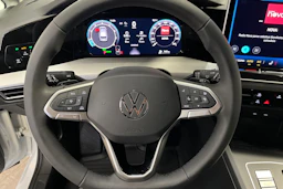 met. valkoinen Volkswagen Golf 2026 kuva 14.