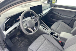 harmaa Volkswagen Golf 2026 kuva 6.