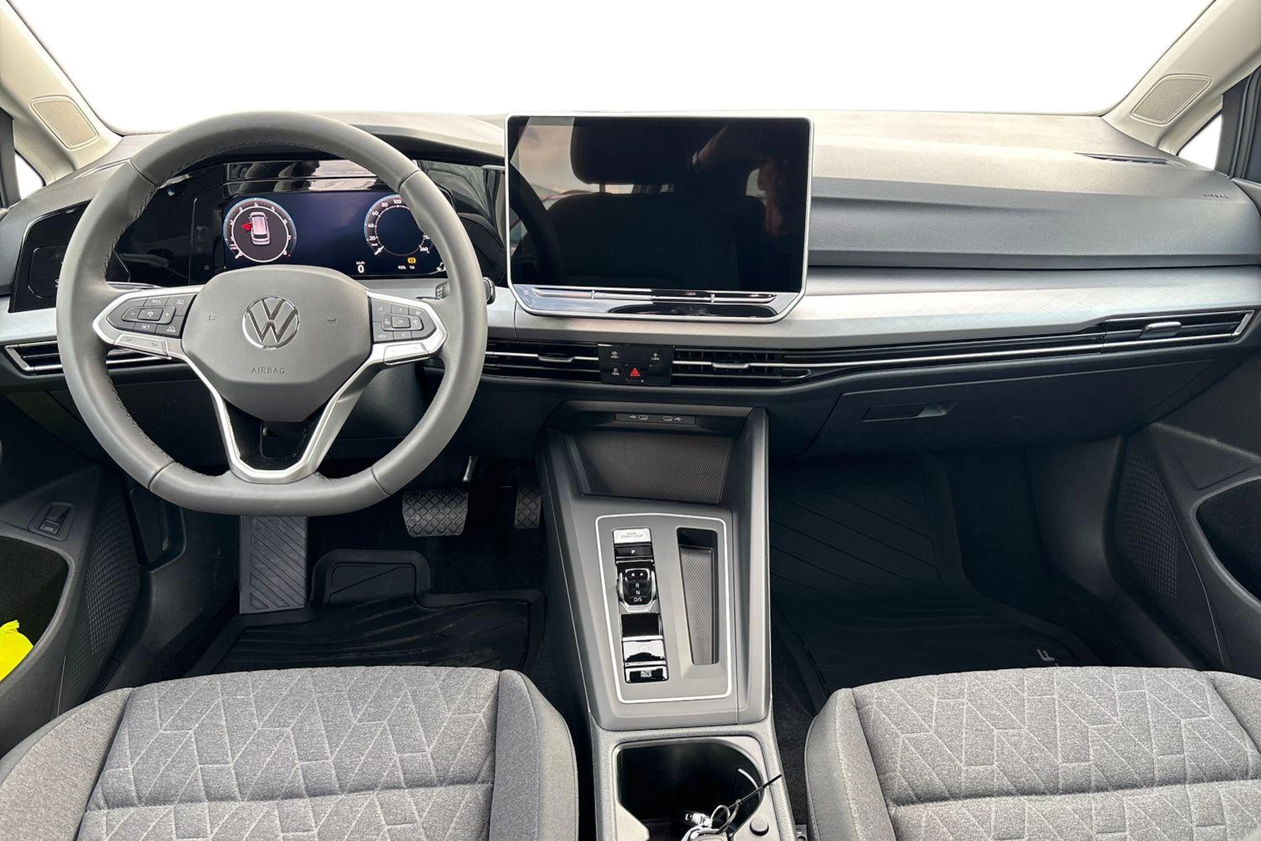 harmaa Volkswagen Golf 2026 kuva 7.