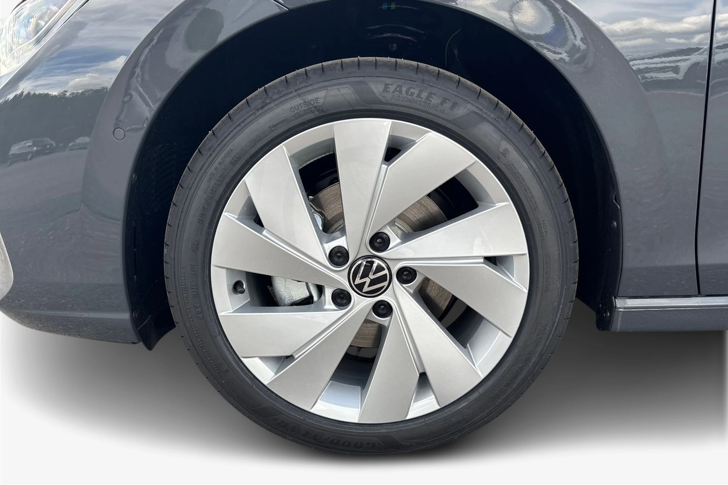 harmaa Volkswagen Golf 2026 kuva 9.