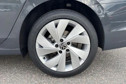 harmaa Volkswagen Golf 2026 kuva 10.