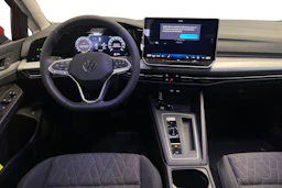 punainen Volkswagen Golf 2026 kuva 7.