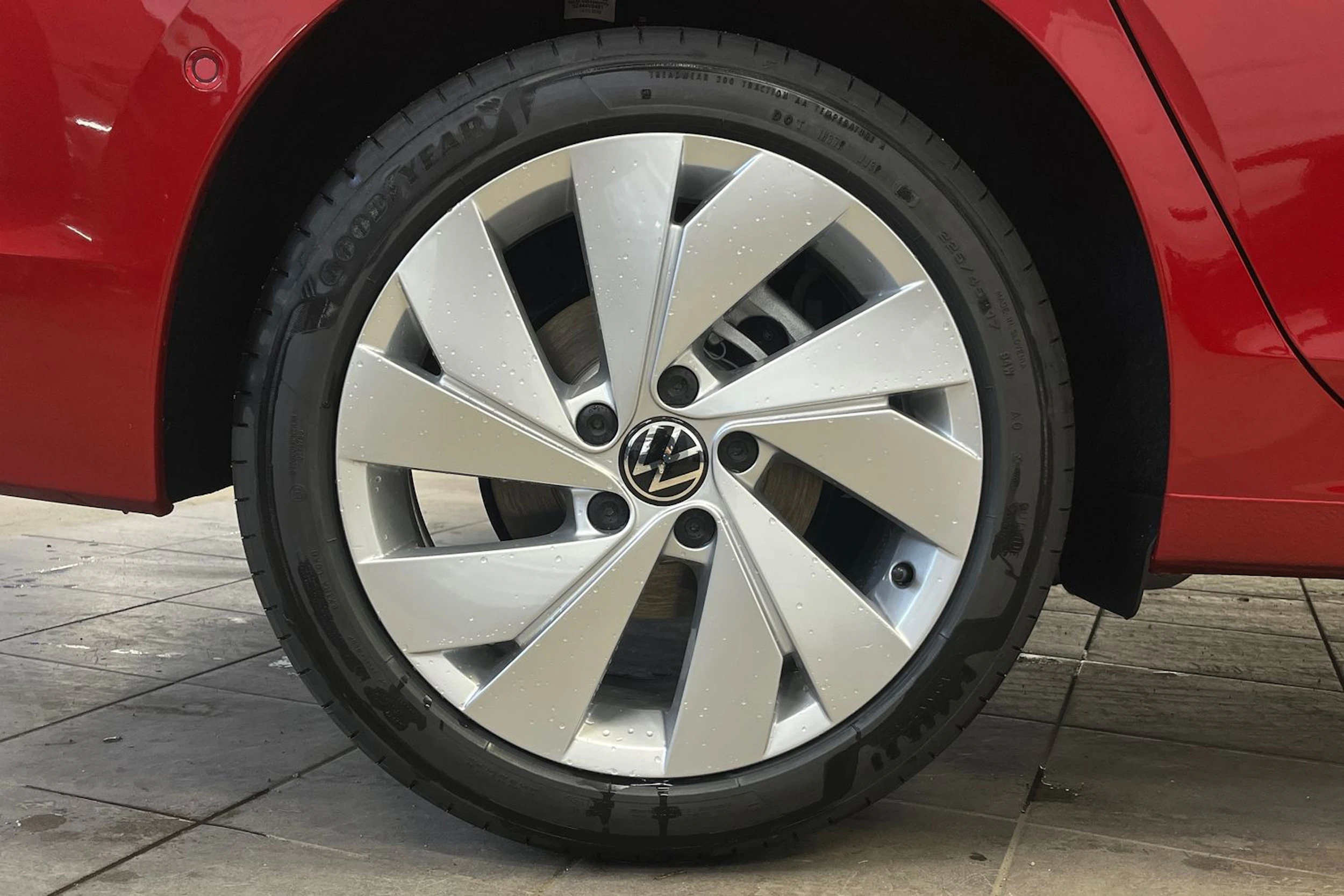 punainen Volkswagen Golf 2026 kuva 10.