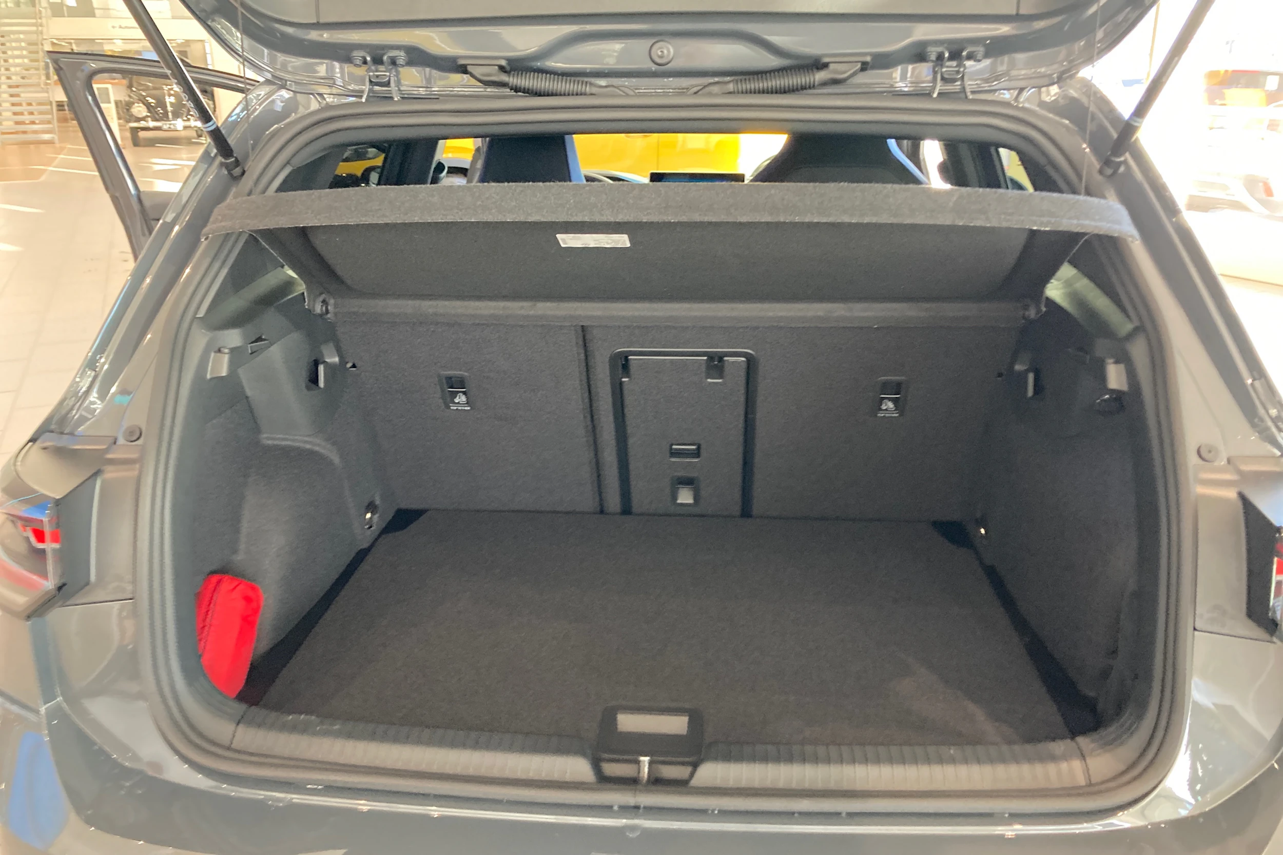met. harmaa Volkswagen Golf 2027 kuva 18.