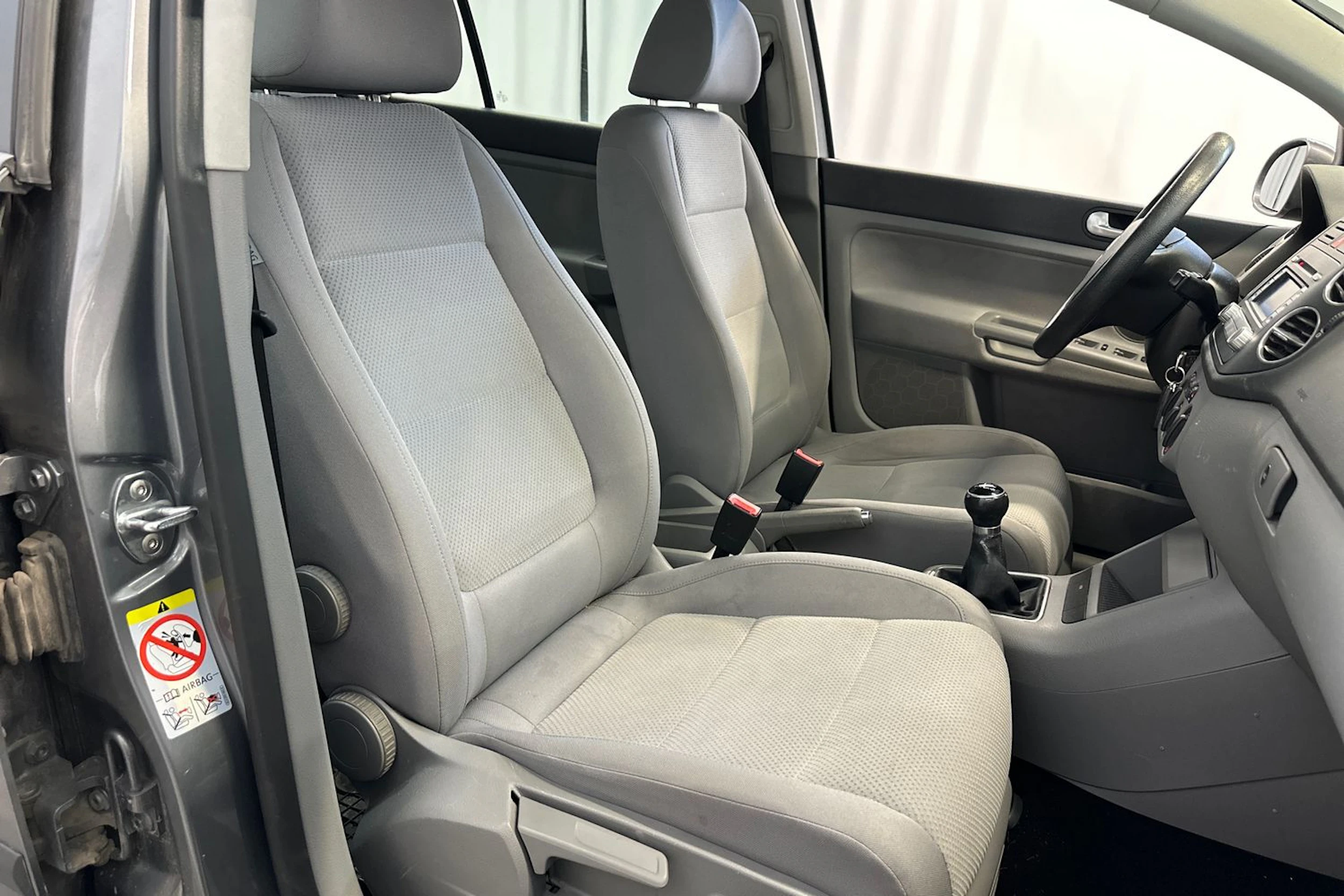 harmaa Volkswagen Golf Plus 2007 kuva 14.